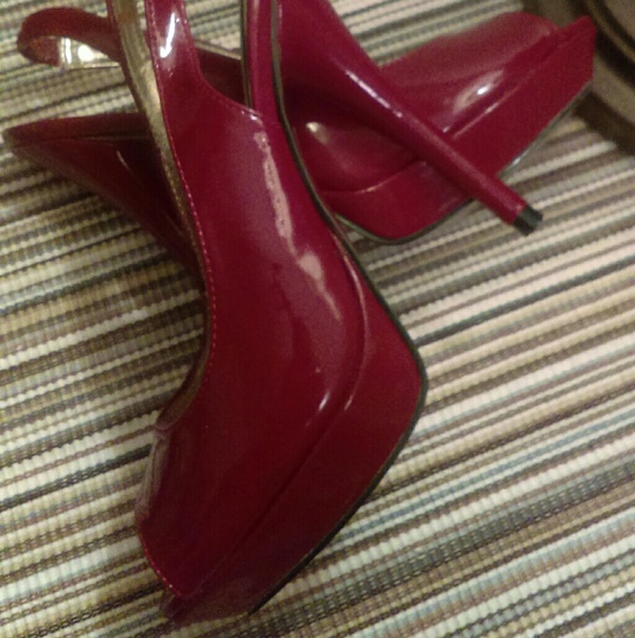 Steve Madden - Picture 2 of 4